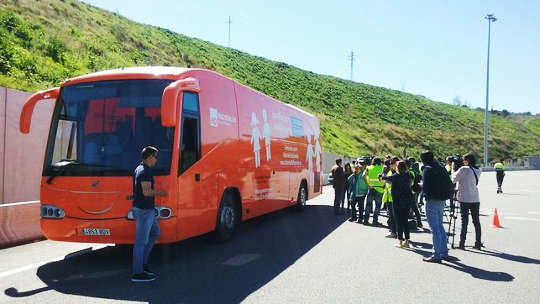 Mossos retienen el autobus de HazteOir