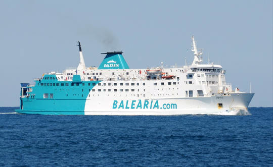 Barco de la Naviera Baleària