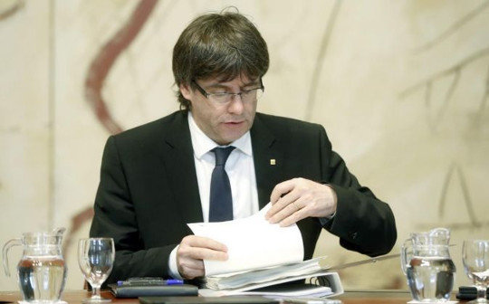 Carles Puigdemont presidente de la Generalitat y precursos de la política de &#34;acción exterior&#34;